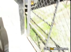 Бразильянка любит делать минет и отдаватся раком